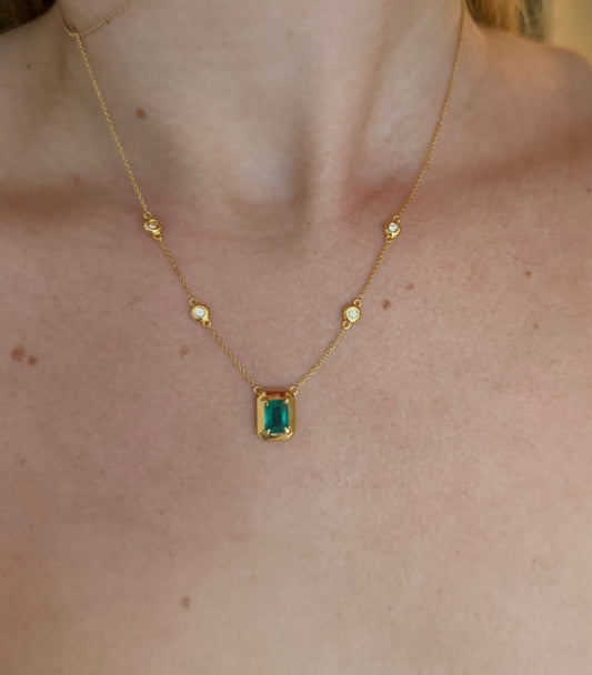 18k Gold Emerald/ Diamond Necklace